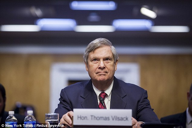 With decision looming, Clinton narrows VP short-list